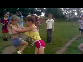 girls fight